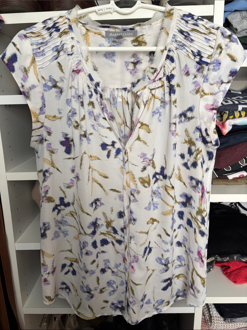 Daniel Rainn White Floral Cap-Sleeve Pleated-Neck Blouse
